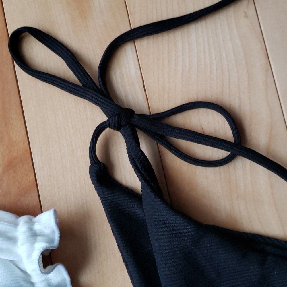 String bikini - Picture 3 of 7